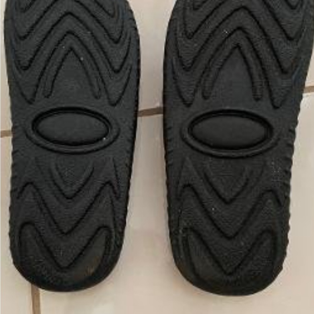 USC Gamecocks Black and Red Slide Sandals. Size 8. EUC - Picture 3 of 7